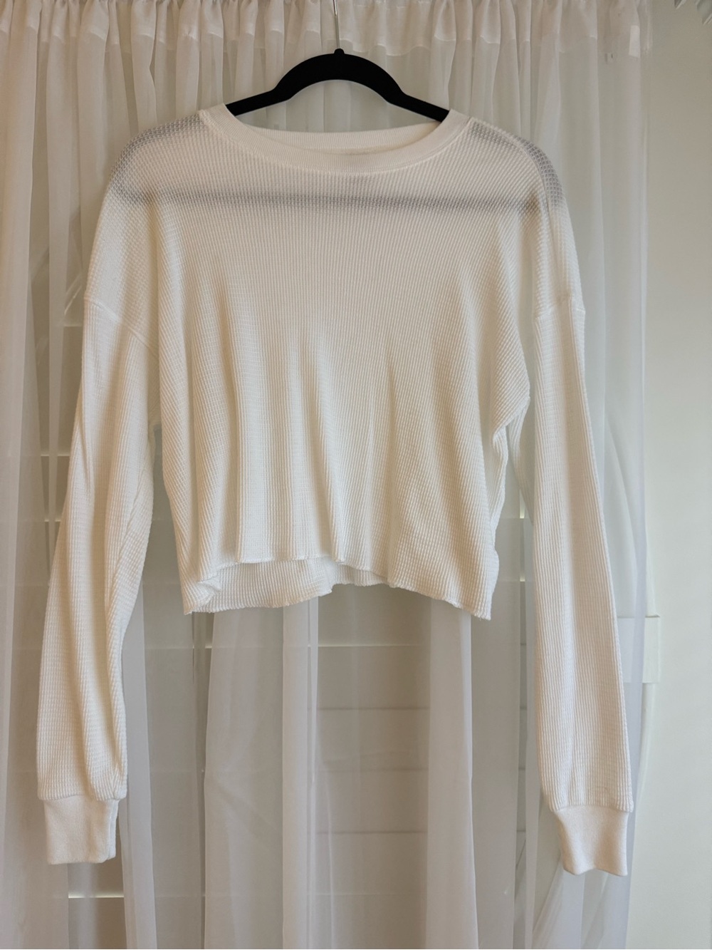 Aritzia TNA White Waffle-Knit Long Sleeve Crop Top